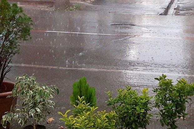 هوای زنجان بارانی می گردد
