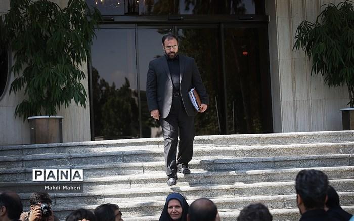رئیس جمهوری از نمایندگان شکایت نکرده است رئیس جمهوری از نمایندگان شکایت نکرده است